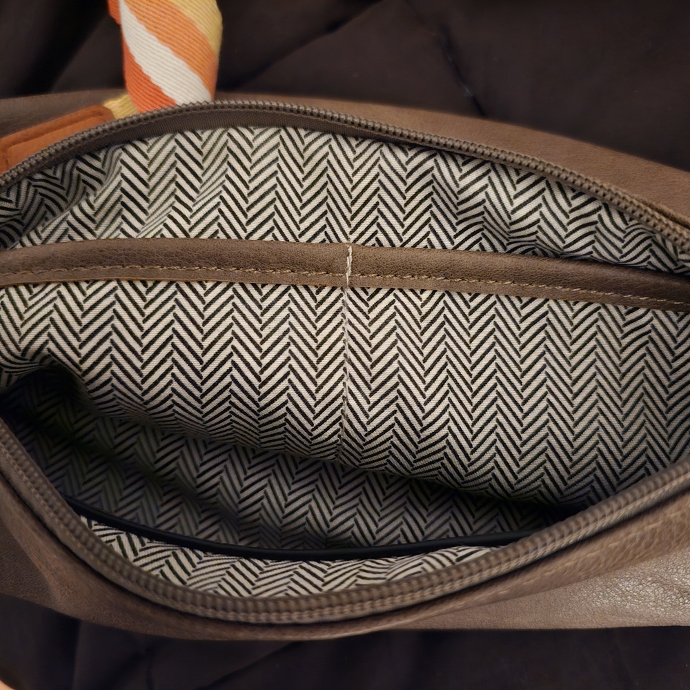 Jen & Co Crossbody Purse - Picture 4 of 6